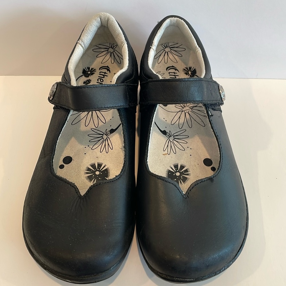 Therafit walking shoes size 71/2-8 US 8 EURO
